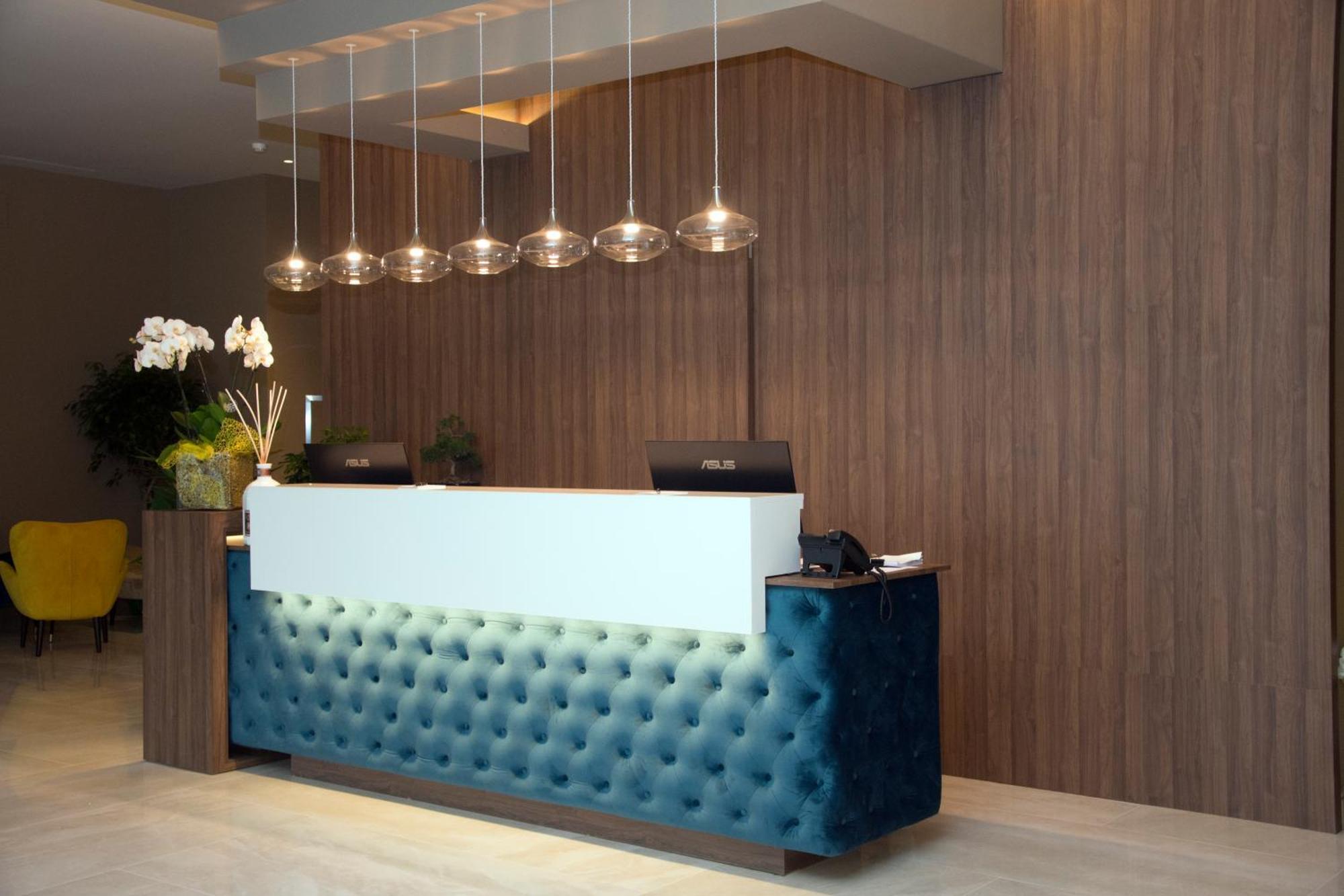 Commercio Hotel 4*